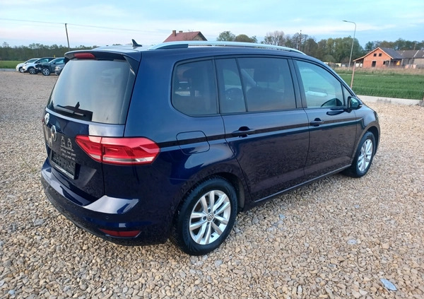 Volkswagen Touran cena 39999 przebieg: 124000, rok produkcji 2016 z Uniejów małe 137